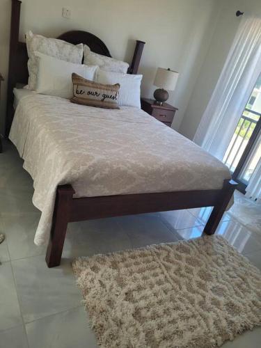 Tranquil 2 bedroom townhouse in Discovery Bay in Discovery Bay