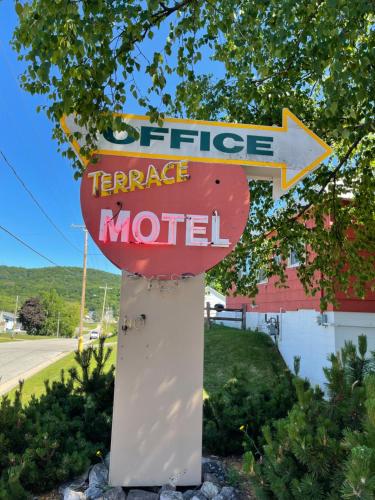 The Terrace Motel - Accommodation - Munising