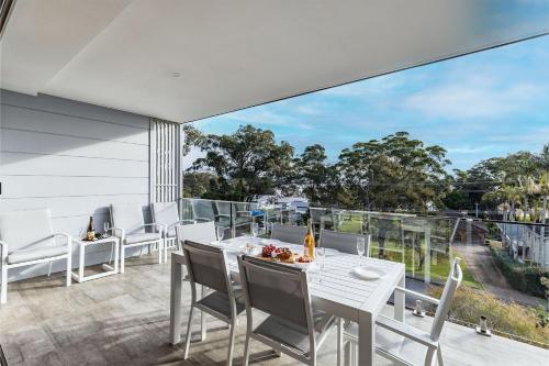 Balkon/teras, Sunset Jewel - 7a Cromarty Road, Soldiers Point - Ocean Views, Breathtaking Sunsets, Linen, AIR CON  in Port Stephens