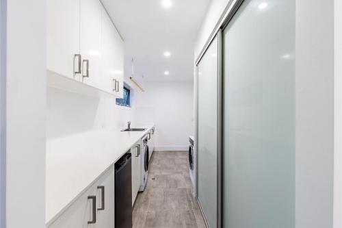 Sunset Jewel - 7a Cromarty Road, Soldiers Point - Ocean Views, Breathtaking Sunsets, Linen, AIR CON  in Port Stephens