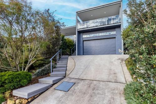 Dış Görünüm, Sunset Jewel - 7a Cromarty Road, Soldiers Point - Ocean Views, Breathtaking Sunsets, Linen, AIR CON  in Port Stephens