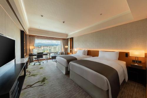 2 twin beds