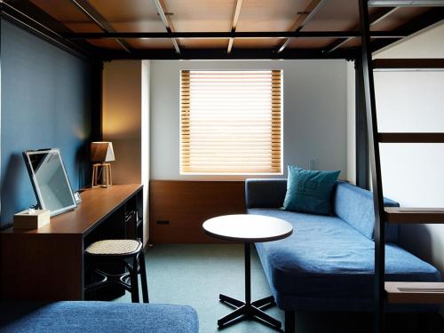 room detail thumbnail 1