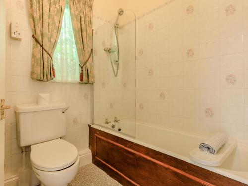 Clooneavin Chalet - image 4