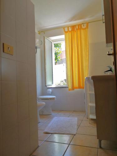 2 bedrooms, 4 beds