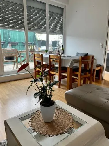 Dachgeschosswohnung mit kostenlosem Parkplatz und Internet! in Wien, Österreich