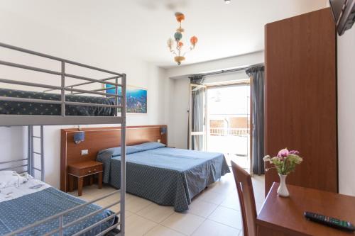 Quadruple Room with Private Bathroom