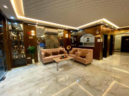 قمه الجواهر للشقق المخدومة in ظهرة لبن