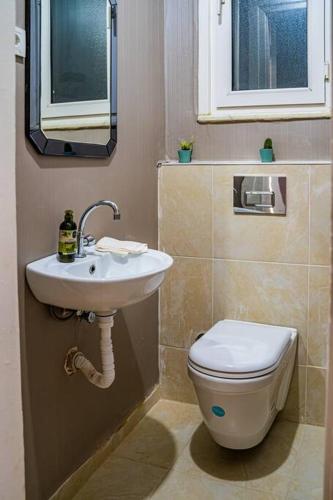 Luxury Art Deco Charm Newly Renovated in Nisantasi photo