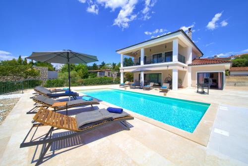 Villa MAGNIFICA with pool - Accommodation - Pinezici