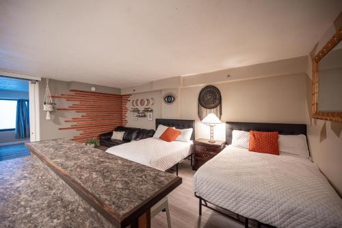 Stay Together Suites - Suite On The Strip Steps From Bellagio & Cosmo Sleeps 11 - NO RESORT FEE, Las Vegas (photo 8)