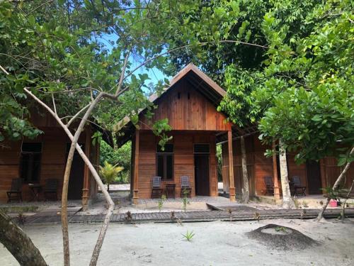 Yenkoranu Dive Center homestay