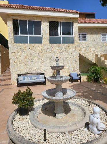  Montana Luna House with Rooms in Maspalomas