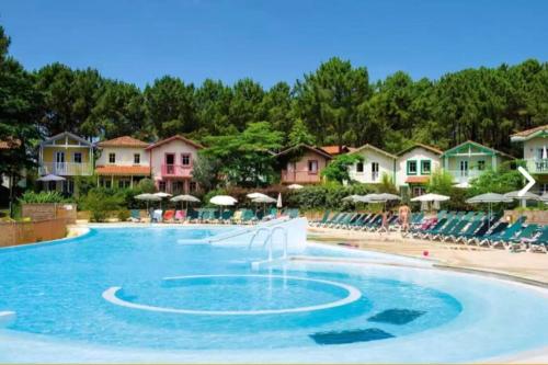 Maison de 3 chambres avec piscine partagee terrasse amenagee et wifi a Lacanau a 2 km de la plage