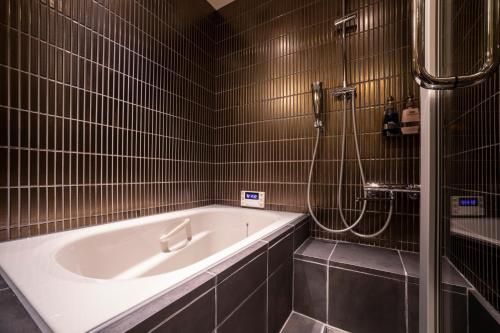Superior Suite image 4