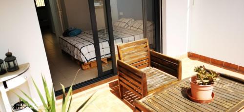 Bright, Modern Apartment with Balcony and Terrace gîte à louer Las Cabezadas