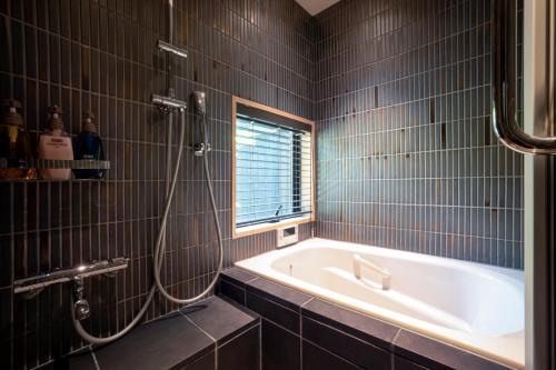 Standard Suite image 3
