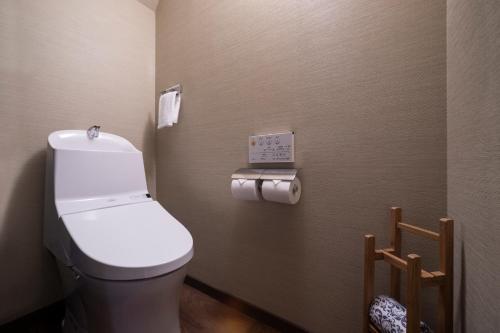 Standard Suite image 7