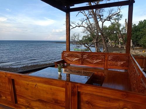Varanda/terraço, Omah Kayu Villa in Situbondo
