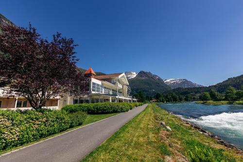 Hotel Loenfjord