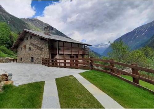 FORESCH HUS CHAMBRES D'HOTES in Gressoney-Saint-Jean