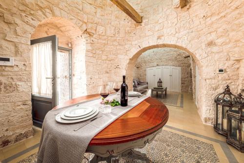 HelloApulia - Authentic Trulli Petricore with private SPA and pool