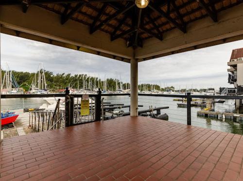 A szálláshely kívülről, On The Bay Waterfront , Mzingazi Accommodation in Richards Bay