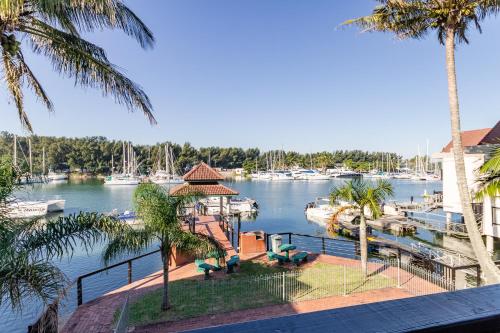 Kilátás, On The Bay Waterfront , Mzingazi Accommodation in Richards Bay