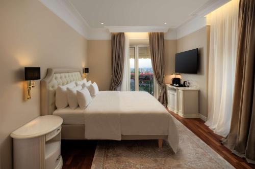 Radisson Collection Morina Hotel, Tirana in บโลกู