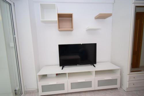 Studio with Balcony image 10