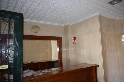 Studio with Balcony image 2