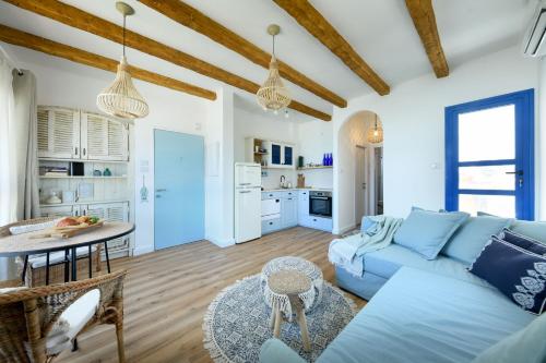 Authentic Beachfront Apartment by Sea N' Rent