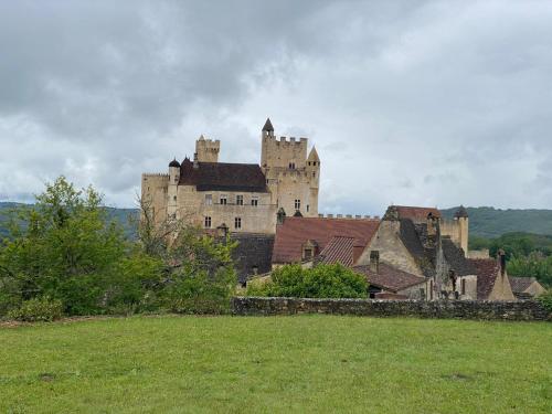 Proche SARLAT le gîte de FANOVA