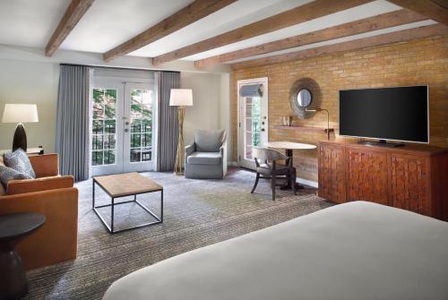 room detail thumbnail 1