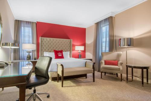 The Omni King Edward Hotel - image 4