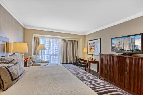Omni Los Angeles Hotel California Plaza - image 9
