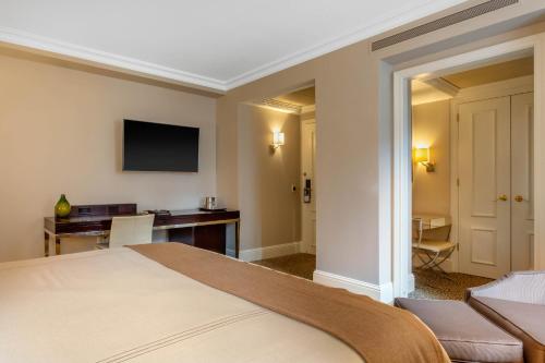 Omni Berkshire Place Room Type - Madison Suite