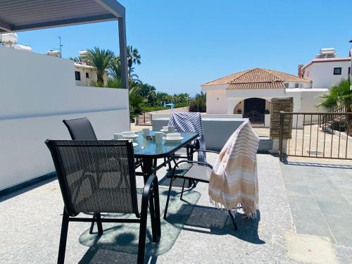 شرفة/ تراس, Keylana's 2-BR Apt in Pyla in Pyla