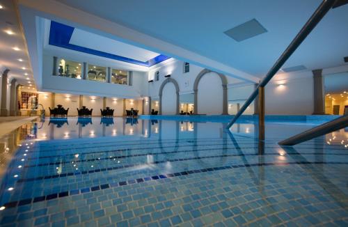 Carden Park Hotel Golf Resort and Spa - image 3