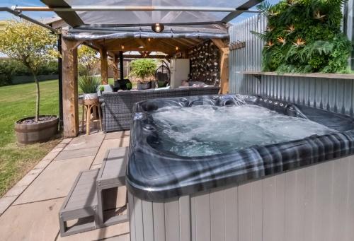 The Stables Luxury House with Hot tub