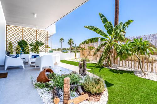 Lemon Tree 1-BR Apt with Terrace & Pool in Livadia 2