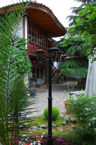 Chakarova Guest House - image 11