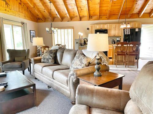 Esther Mountain Chalet in Wilmington