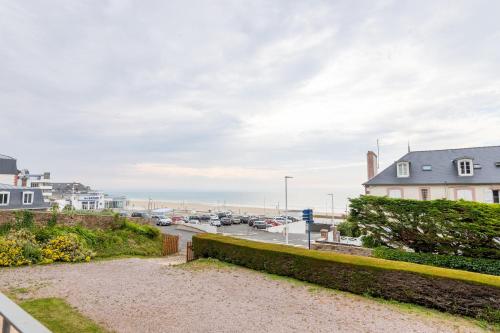 Studio avec grande terrasse et vue mer pour trois personnes