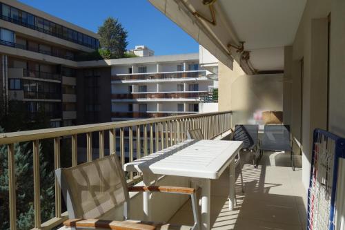 Apartment image 8