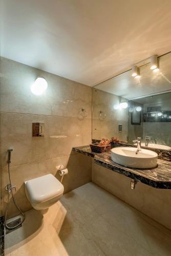 SaffronStays Windermere, Lonavala - luxury villa with heated pool, projector room and indoor games