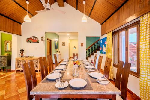 SaffronStays Windermere, Lonavala - luxury villa with heated pool, projector room and indoor games