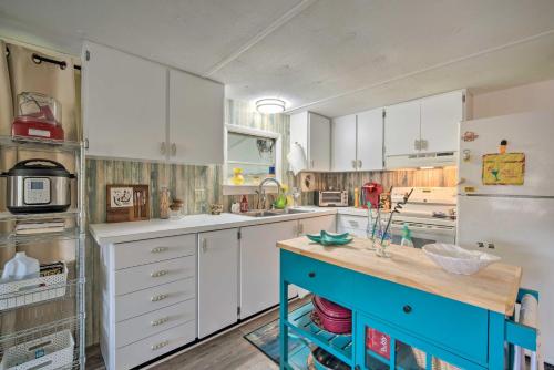 Homosassa Retreat with Sunroom and Canal Views! in Homosassa, USA