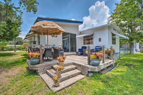 Homosassa Retreat with Sunroom and Canal Views! in Homosassa, USA