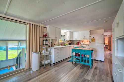 Homosassa Retreat with Sunroom and Canal Views! in Homosassa, USA